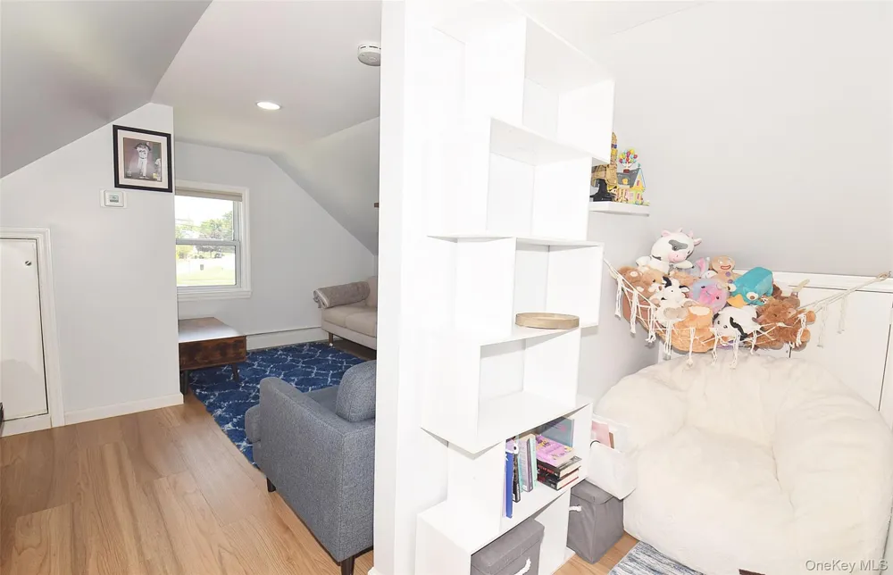 101 Phyllis Drive Lindenhurst, NY 11757
