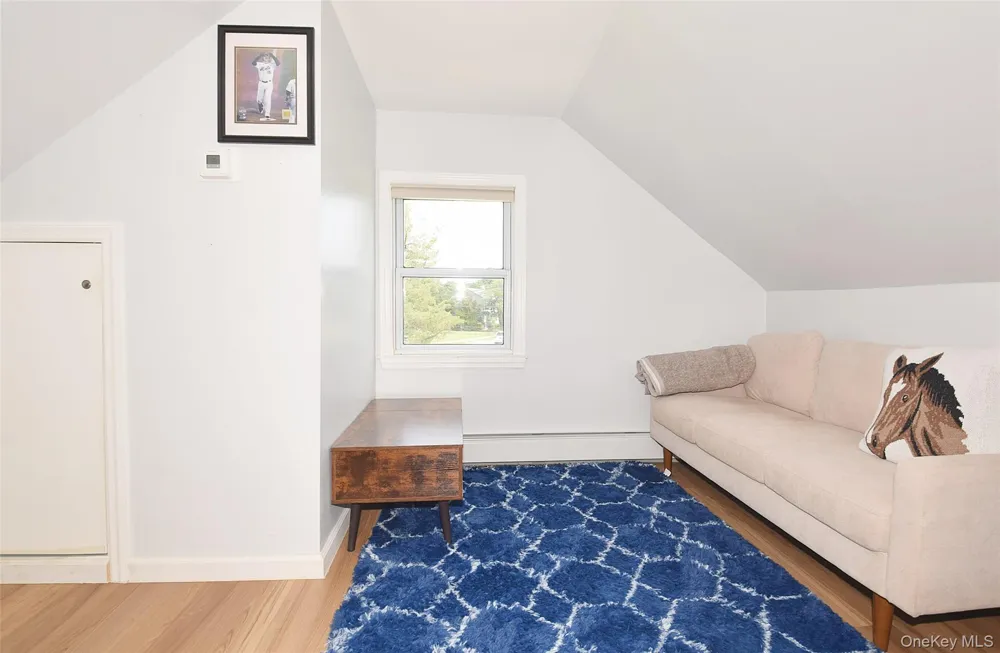 101 Phyllis Drive Lindenhurst, NY 11757