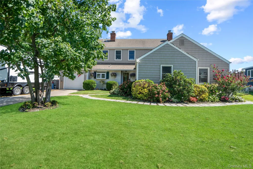 73 Maple Avenue Bay Shore, NY 11706