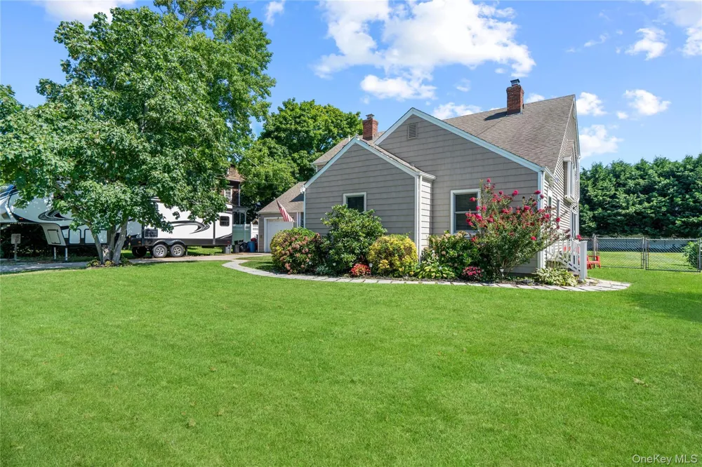 73 Maple Avenue Bay Shore, NY 11706