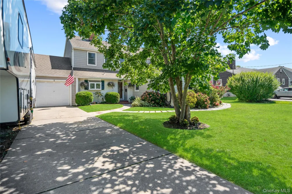 73 Maple Avenue Bay Shore, NY 11706