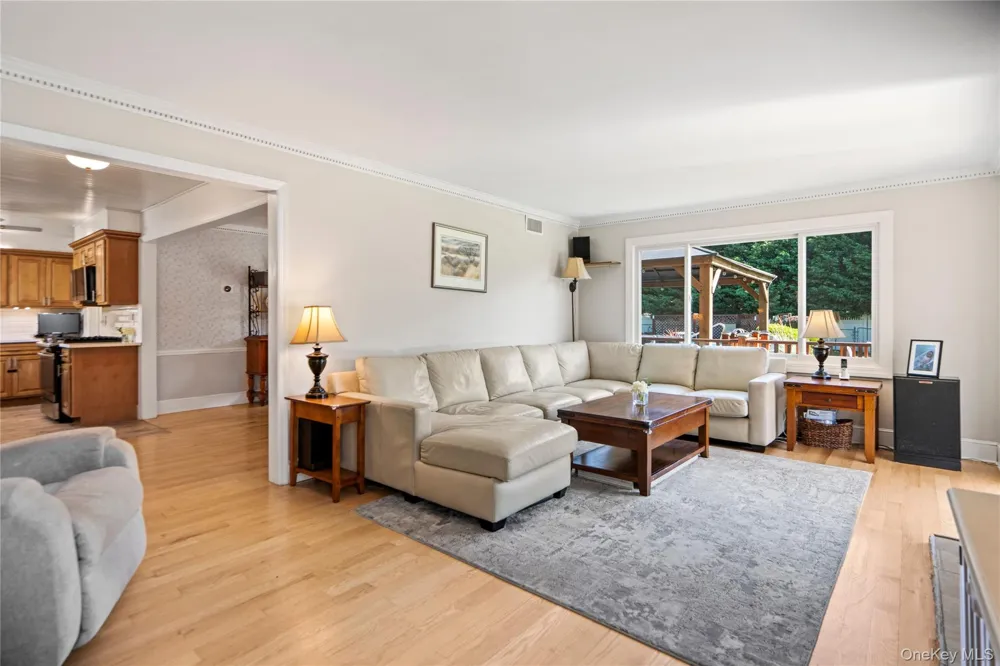 73 Maple Avenue Bay Shore, NY 11706