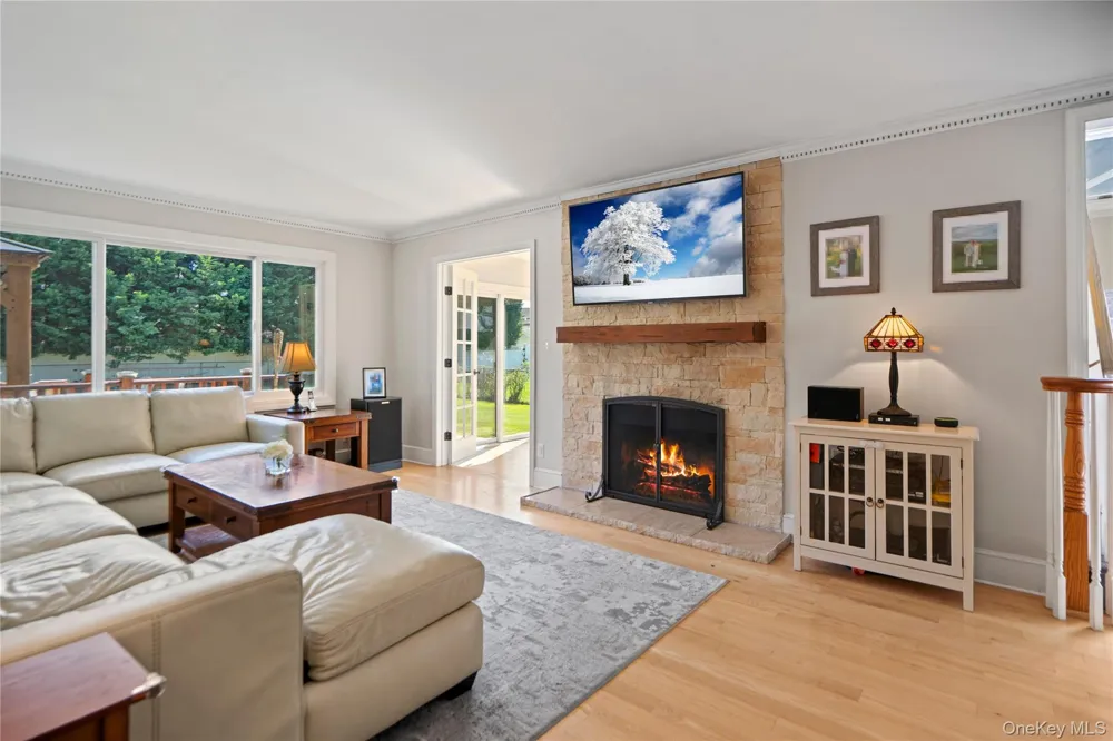 73 Maple Avenue Bay Shore, NY 11706