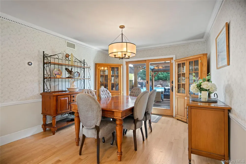 73 Maple Avenue Bay Shore, NY 11706