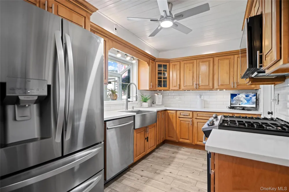 73 Maple Avenue Bay Shore, NY 11706