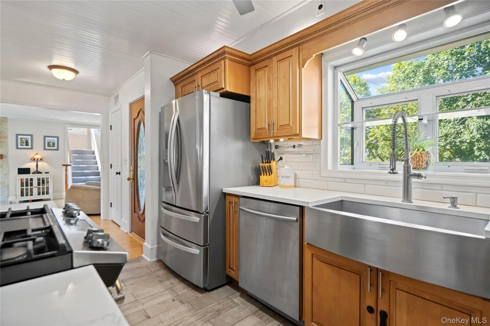 73 Maple Avenue Bay Shore, NY 11706