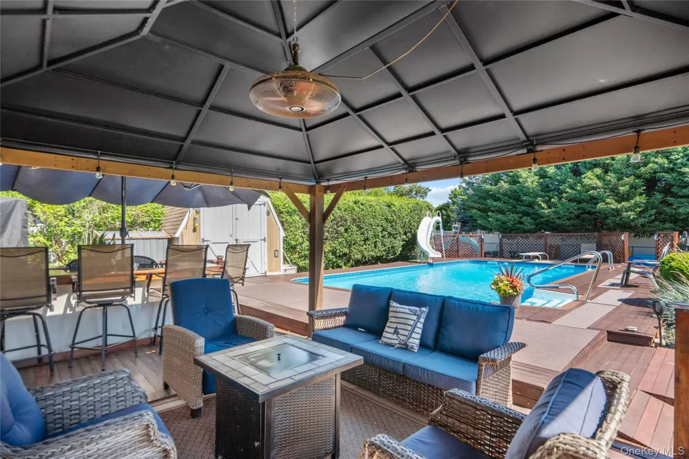 73 Maple Avenue Bay Shore, NY 11706