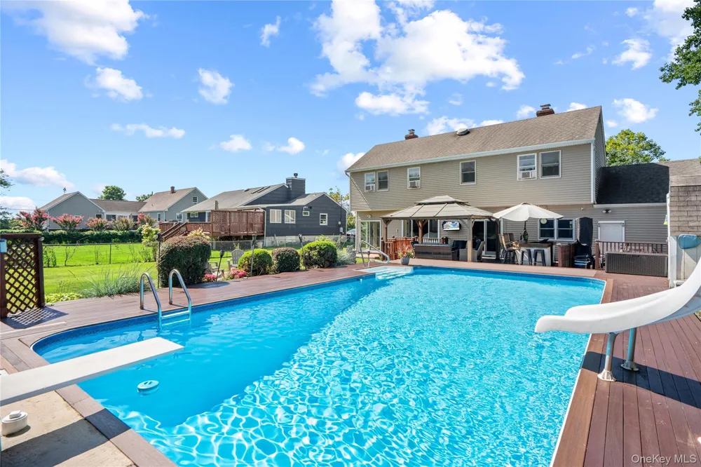 73 Maple Avenue Bay Shore, NY 11706