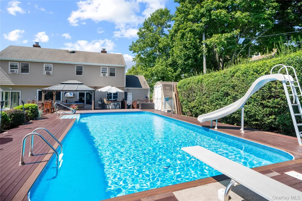 73 Maple Avenue Bay Shore, NY 11706
