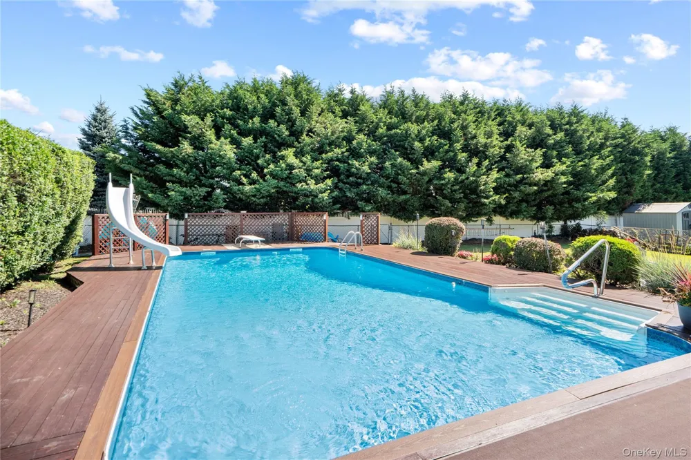 73 Maple Avenue Bay Shore, NY 11706