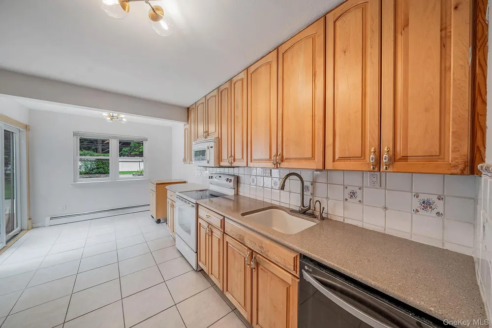 12 Beecher Street Coram, NY 11727