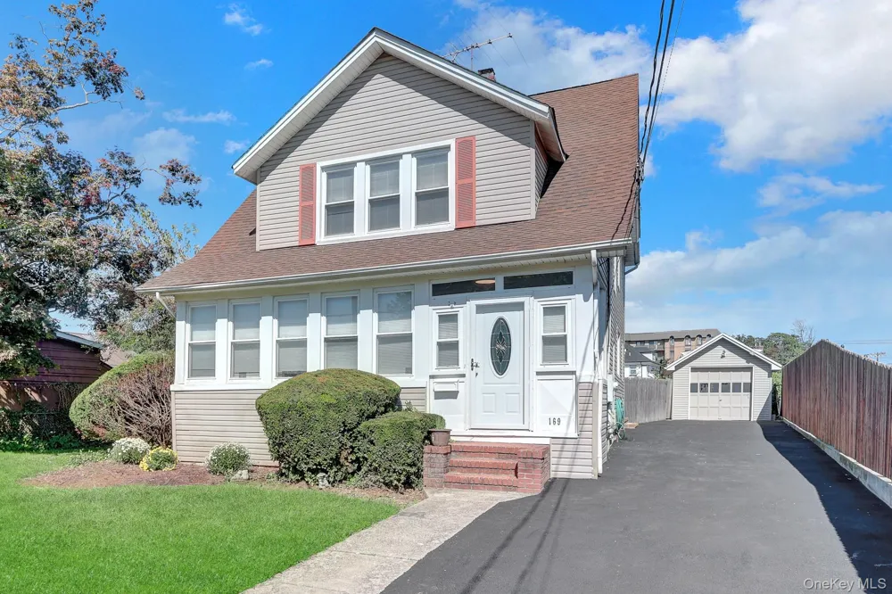 169 Butler Street Westbury, NY 11590