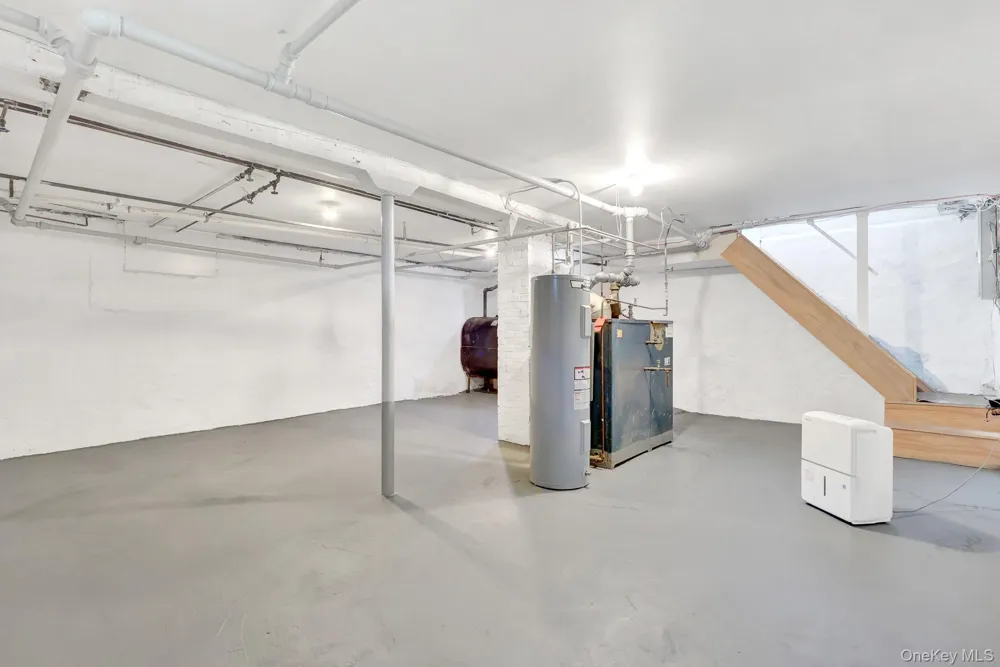169 Butler Street Westbury, NY 11590