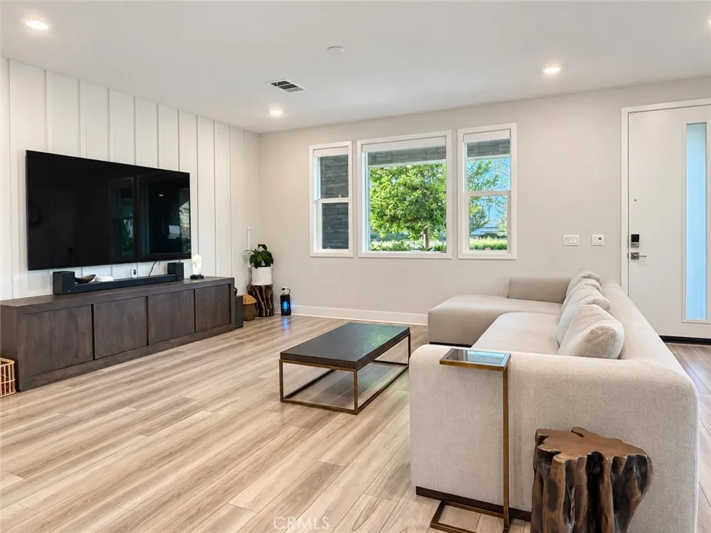 308 Merit Irvine, CA 92618
