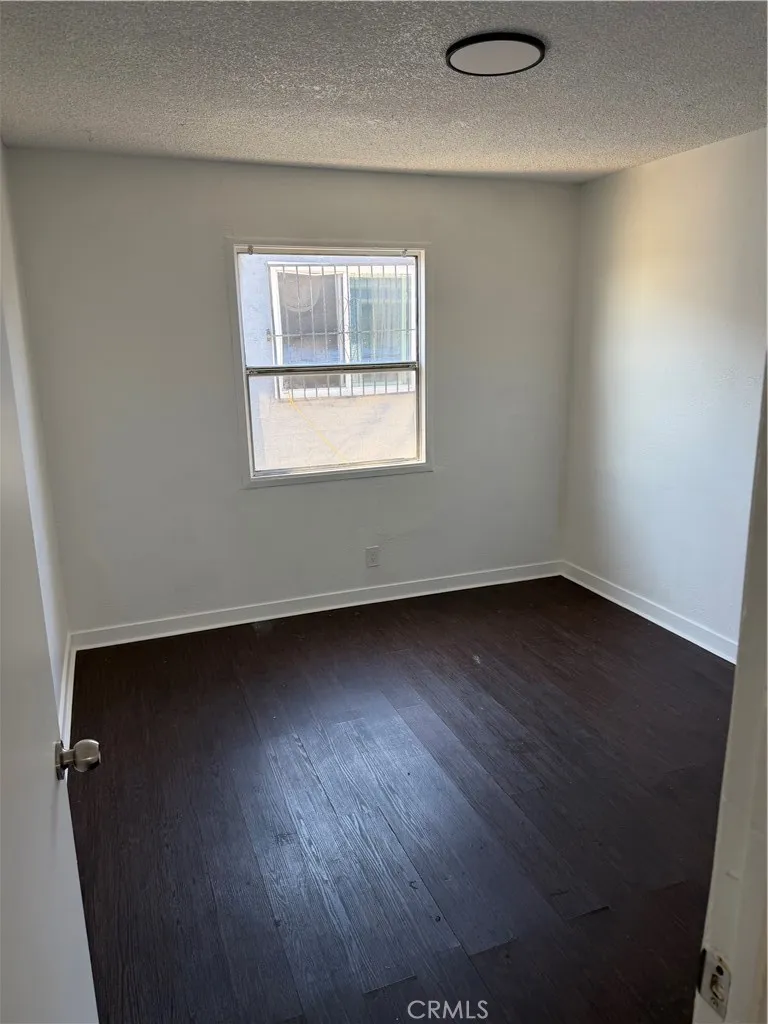 1024 W Reeve Compton, CA 90220