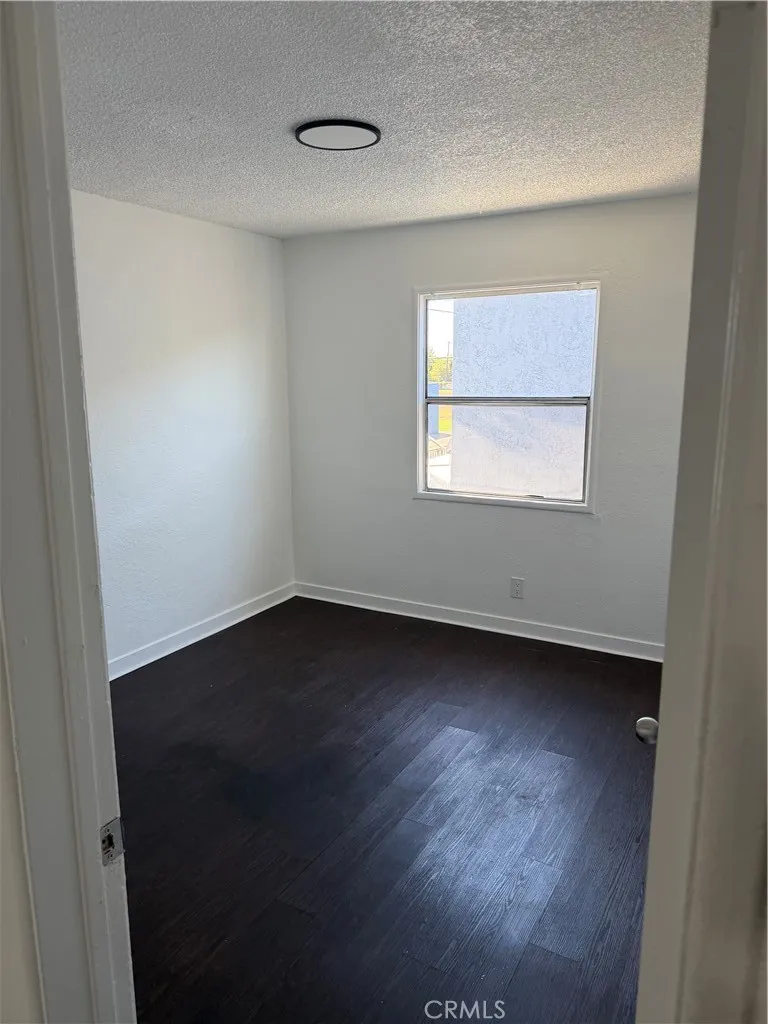 1024 W Reeve Compton, CA 90220