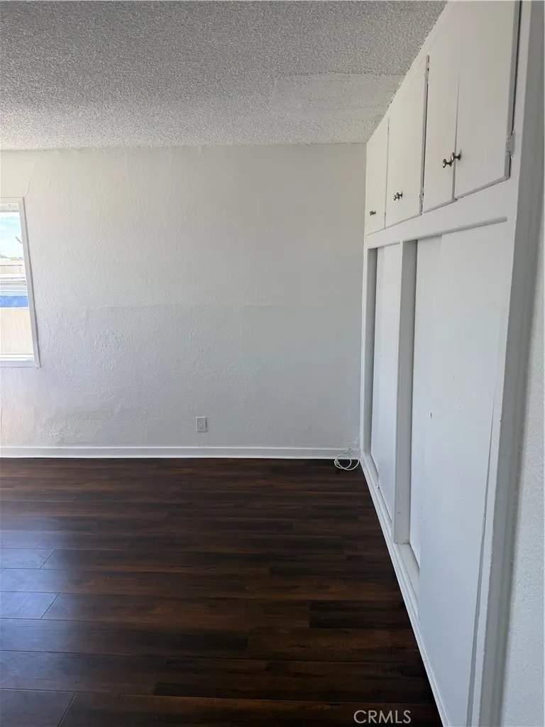1024 W Reeve Compton, CA 90220