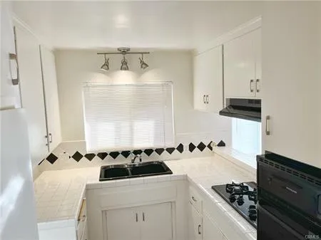 21006 Henrietta #D Torrance, CA 90503
