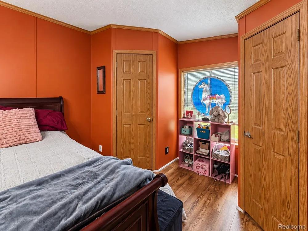 30007 Meadow Gibraltar City, MI 48173