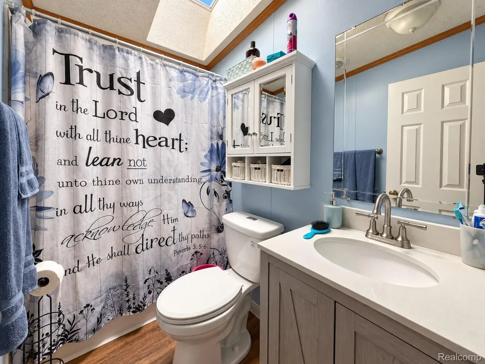 30007 Meadow Gibraltar City, MI 48173