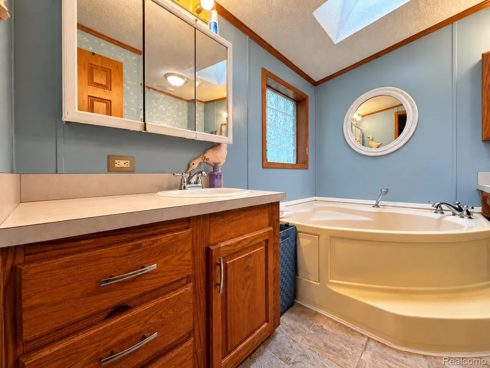 30007 Meadow Gibraltar City, MI 48173