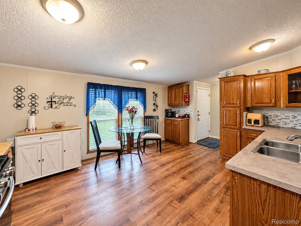 30007 Meadow Gibraltar City, MI 48173