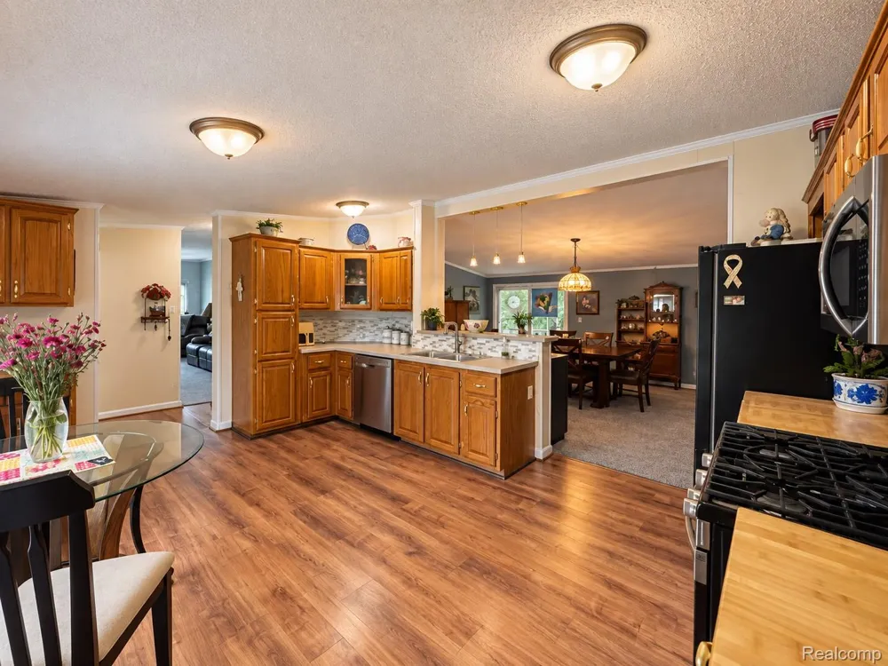 30007 Meadow Gibraltar City, MI 48173