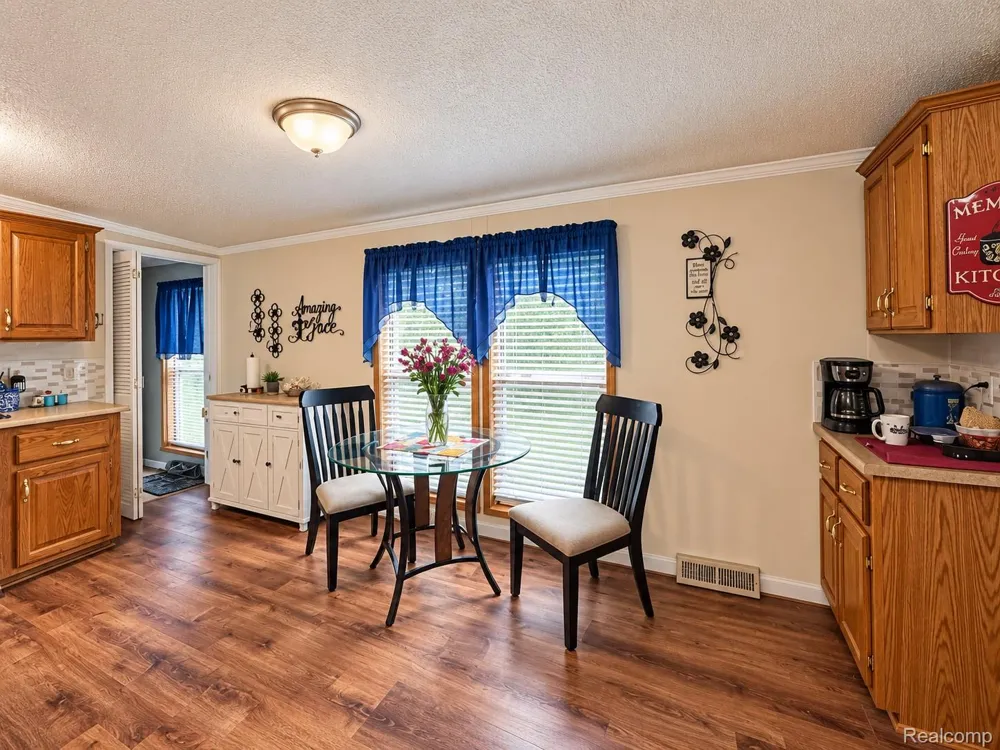 30007 Meadow Gibraltar City, MI 48173