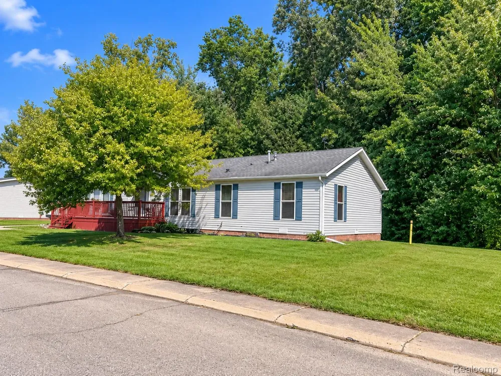 30007 Meadow Gibraltar City, MI 48173