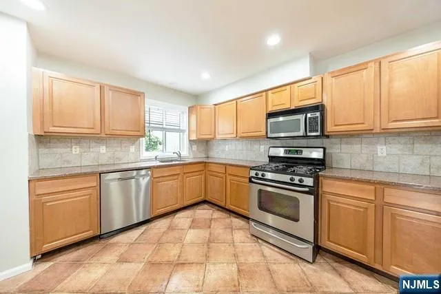 702 Bergen Boulevard 1 Ridgefield, NJ 07657