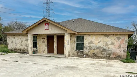 7668 Oak Chase