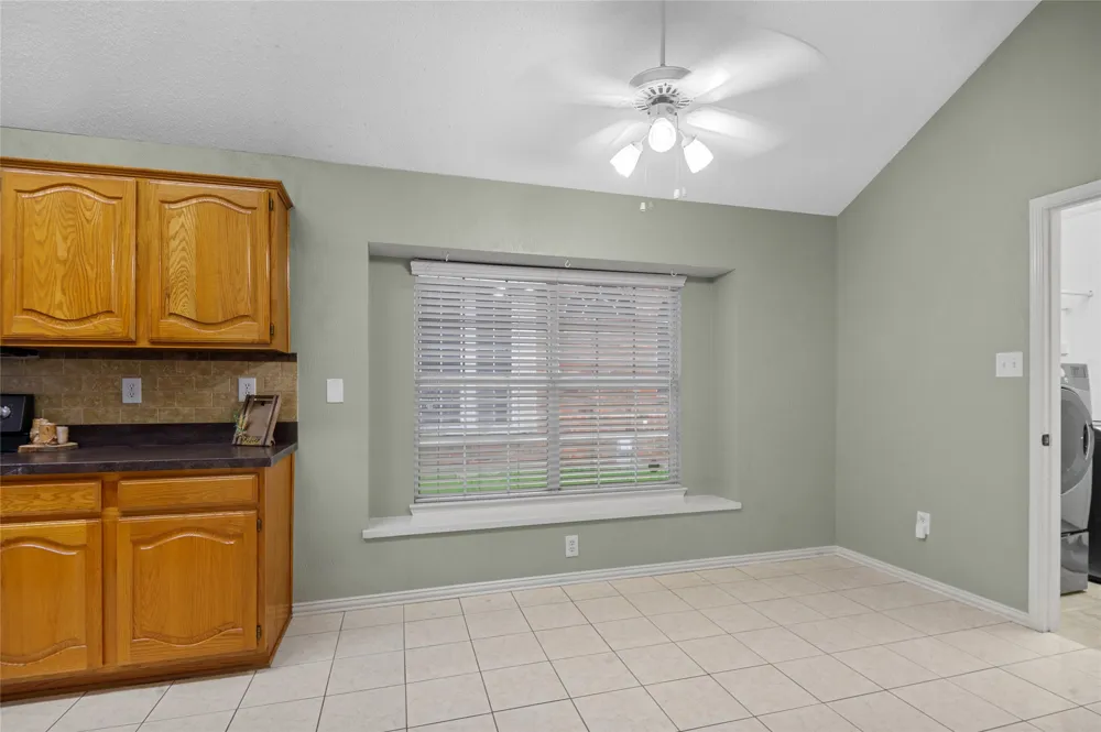 2726 Crosslands Drive Garland, TX 75040
