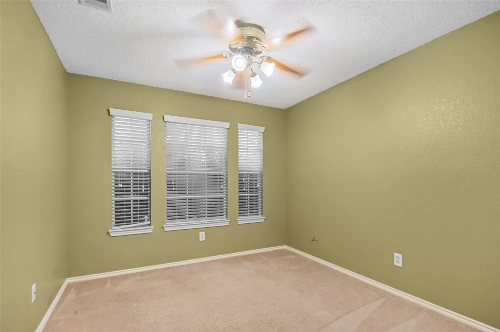 2726 Crosslands Drive Garland, TX 75040