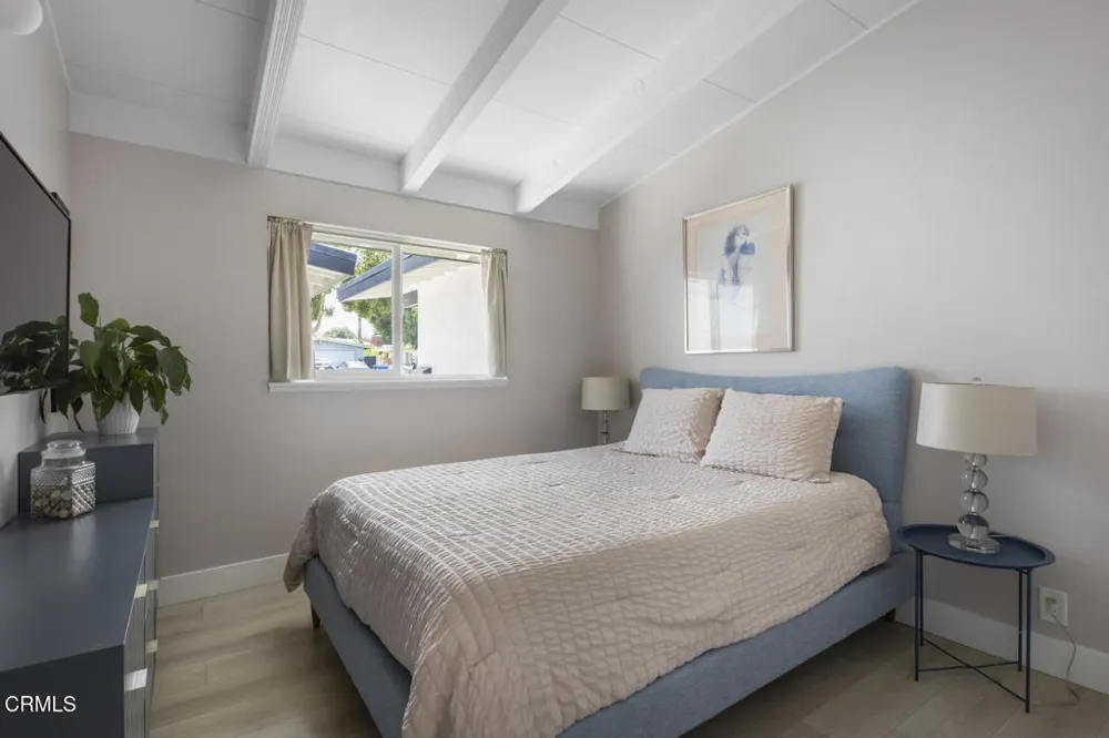 863 S Vecino Drive Glendora, CA 91740