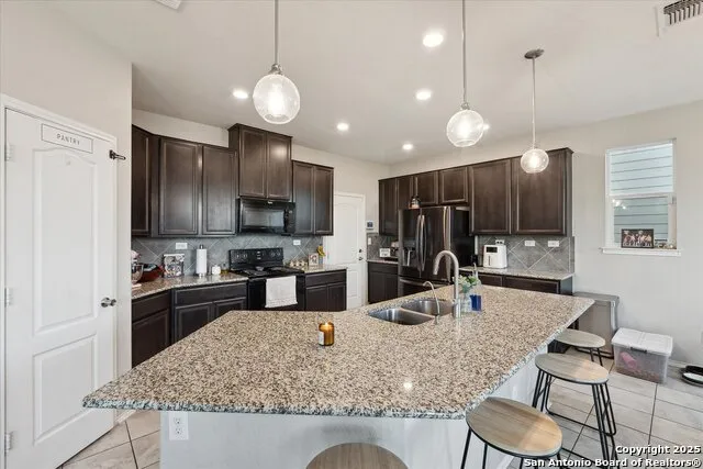 4265 GALE MDWS New Braunfels, TX 78130