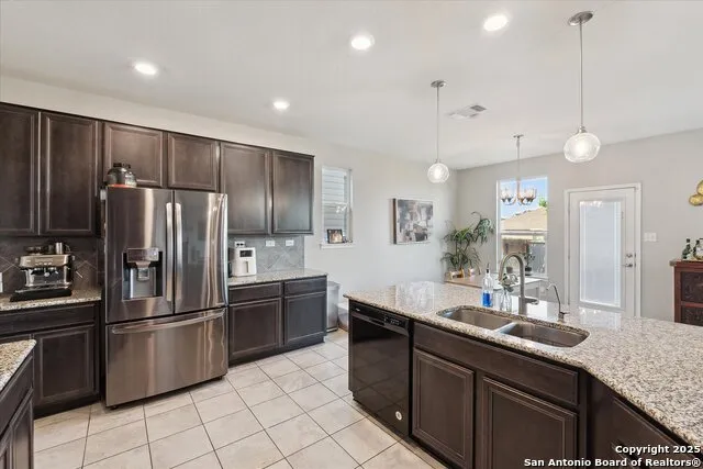 4265 GALE MDWS New Braunfels, TX 78130