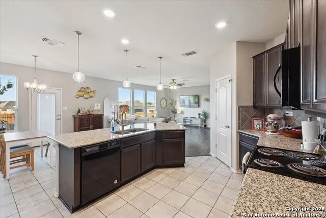 4265 GALE MDWS New Braunfels, TX 78130