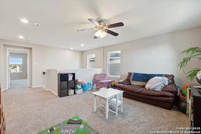 4265 GALE MDWS New Braunfels, TX 78130