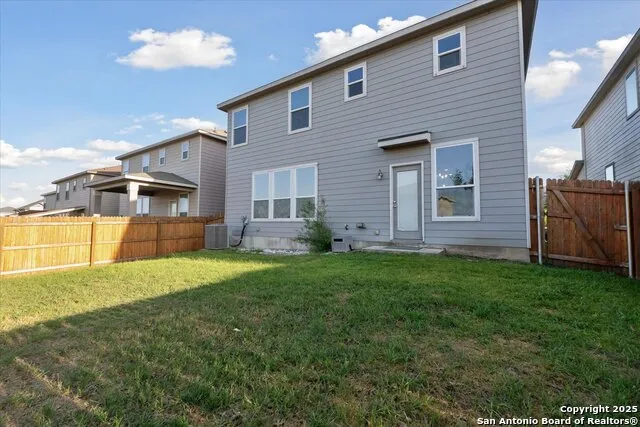 4265 GALE MDWS New Braunfels, TX 78130