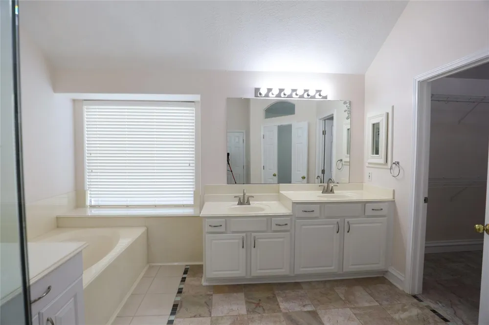 11411 Old Mission Road Houston, TX 77095