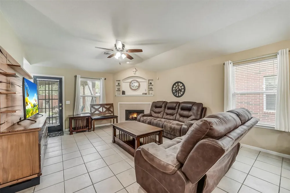 17118 Shadow Ledge Drive Houston, TX 77095