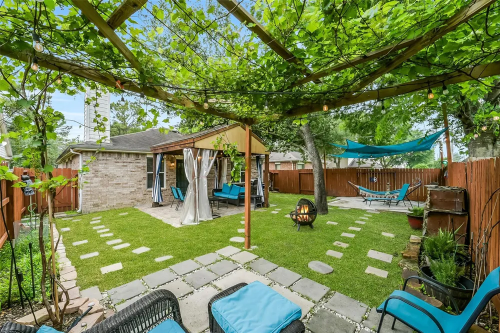 17118 Shadow Ledge Drive Houston, TX 77095