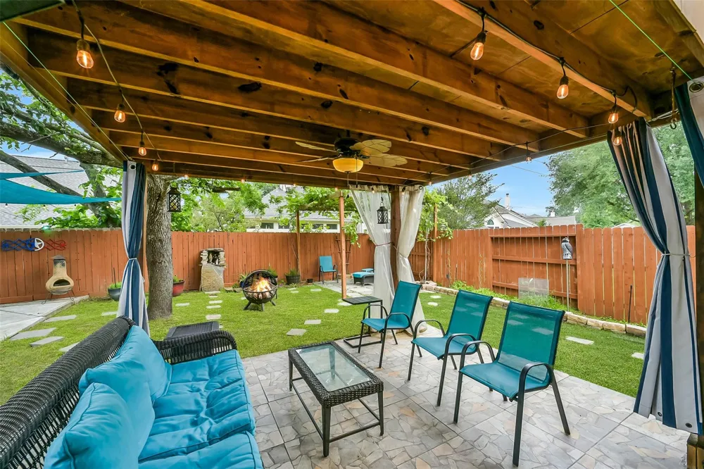 17118 Shadow Ledge Drive Houston, TX 77095