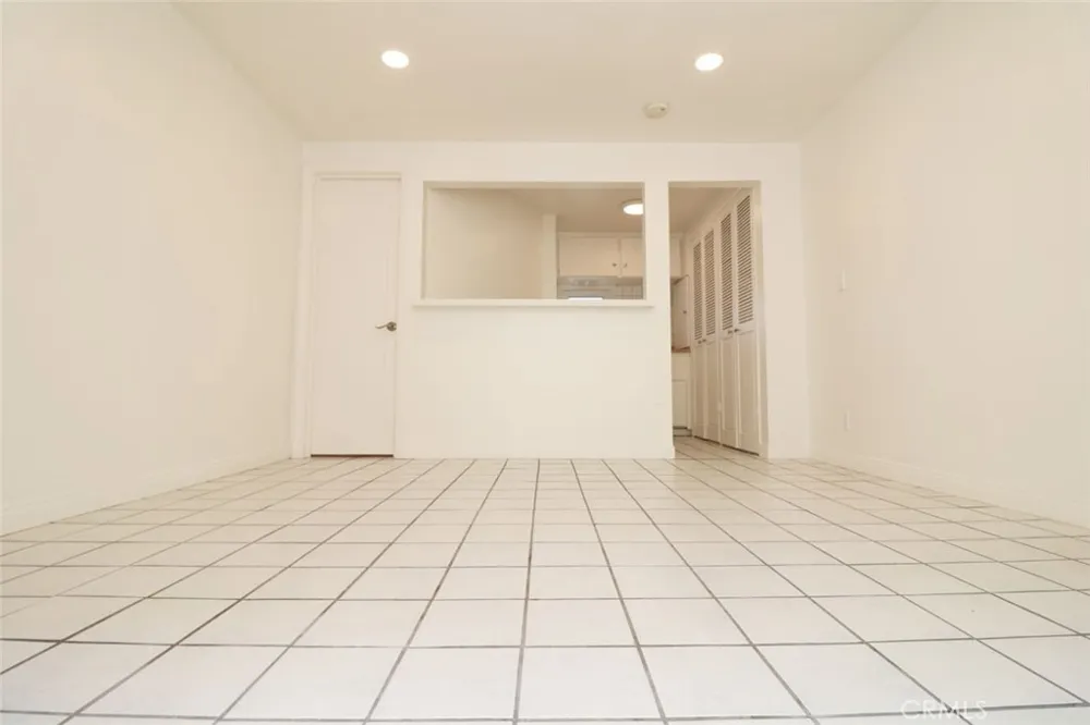 129 35th Street #B Newport Beach, CA 92663