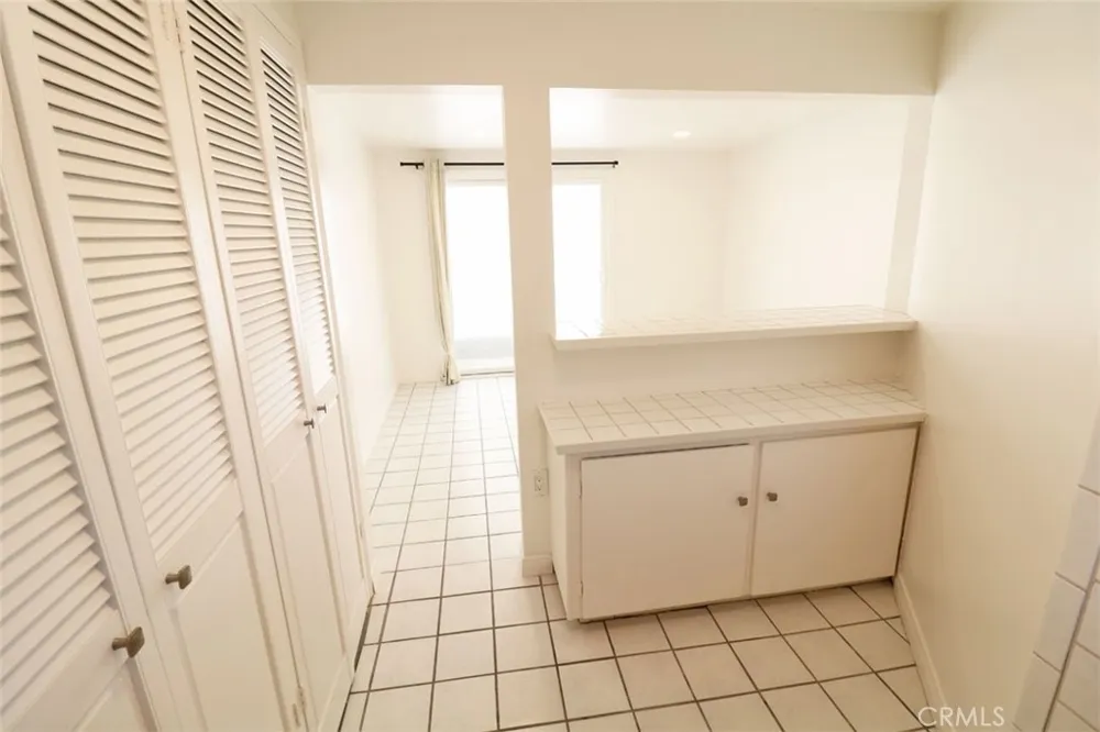 129 35th Street #B Newport Beach, CA 92663