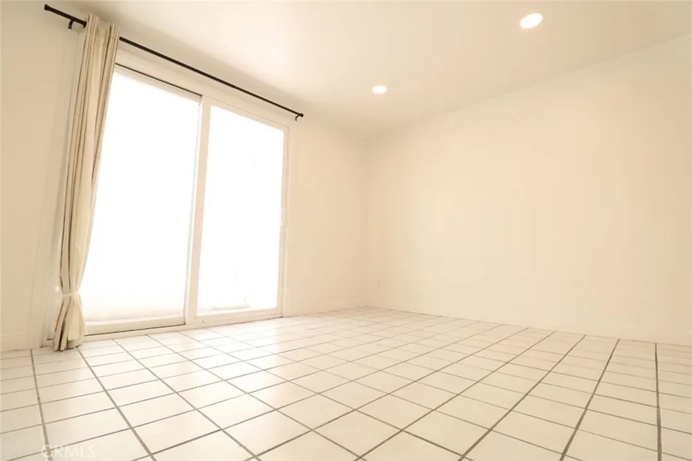 129 35th Street #B Newport Beach, CA 92663