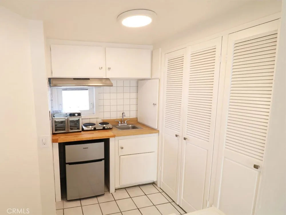 129 35th Street #B Newport Beach, CA 92663