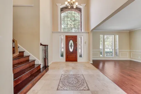 3229 Loyola Drive