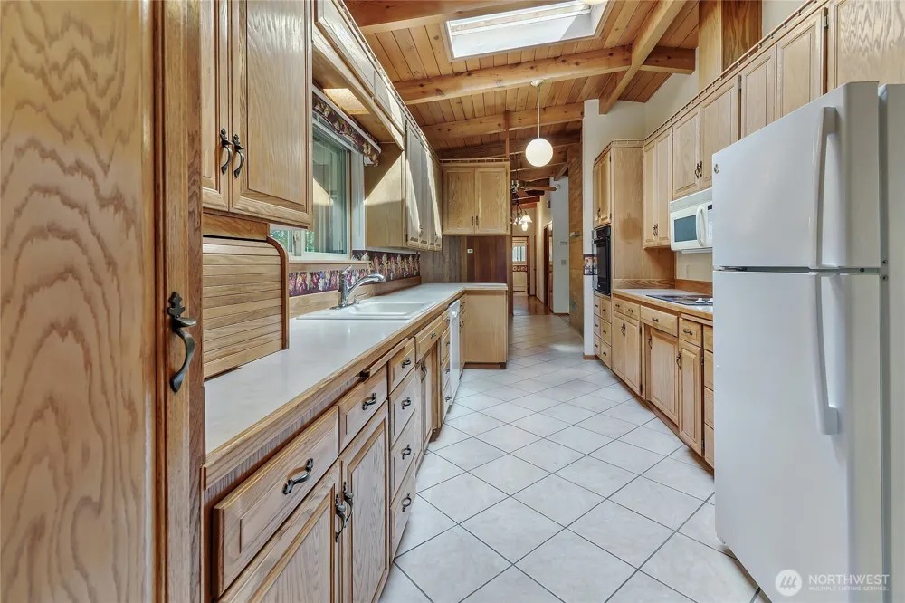 6503 2nd St Ct E Tacoma, WA 98424