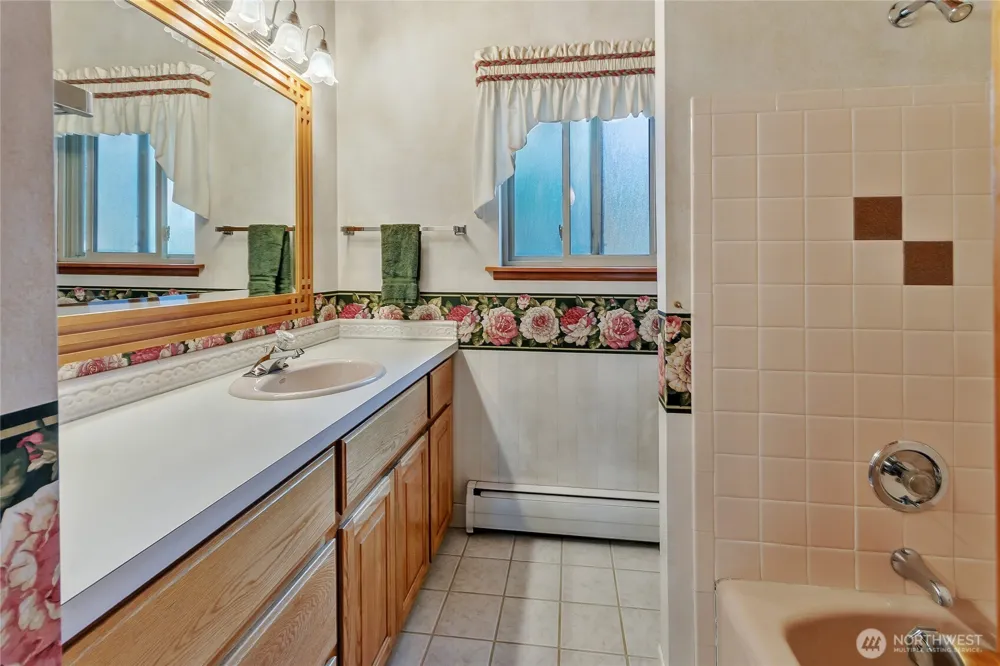 6503 2nd St Ct E Tacoma, WA 98424